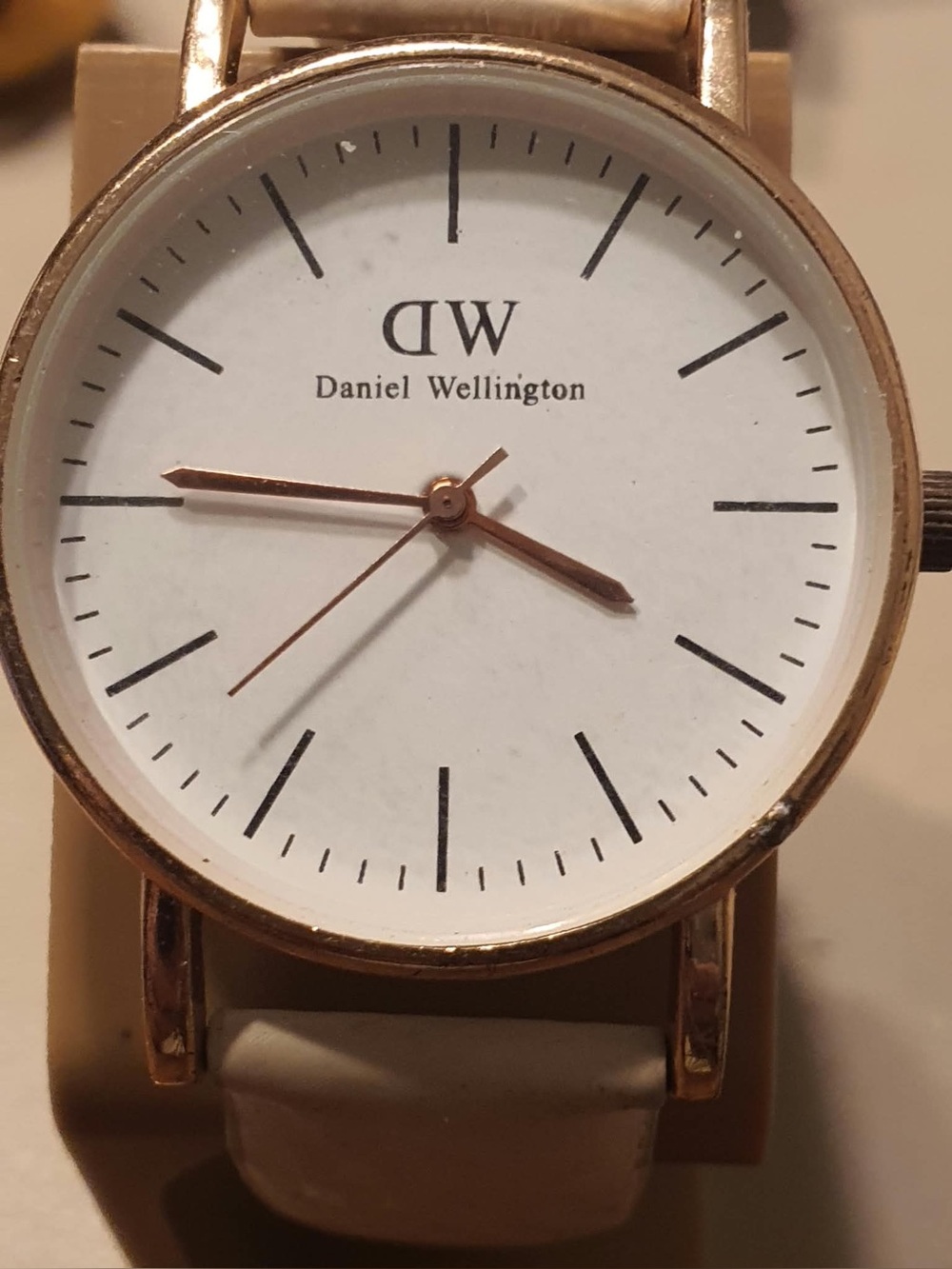 Daniel Wellington  Rose Gold/White Leather Minimalist Women's Watch